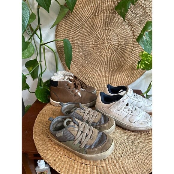 Kids size 8/9 toddler shoes set of 3 - Picture 1 of 12